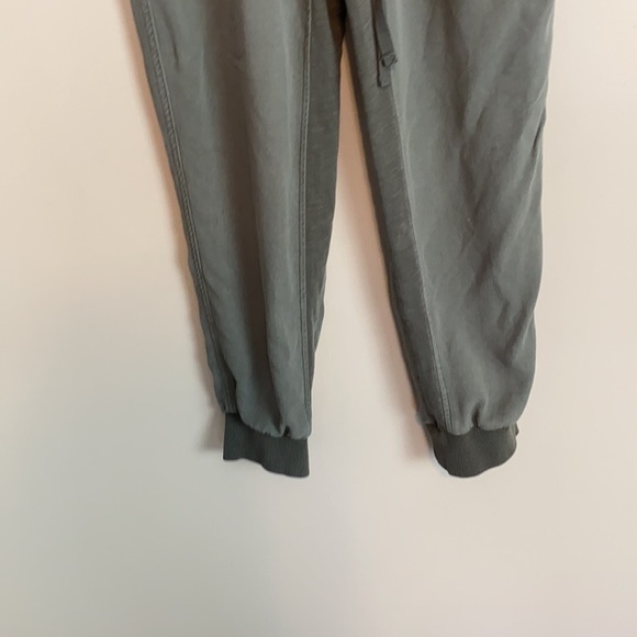 Splendid Drawstring Muted Green Joggers Size M - Picture 8 of 15
